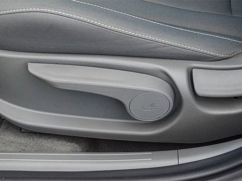 Certified 2024 Hyundai Elantra SEL image 23