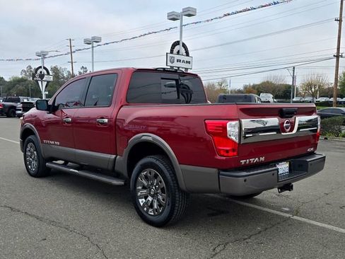 Used 2019 Nissan Titan Platinum Reserve image 6