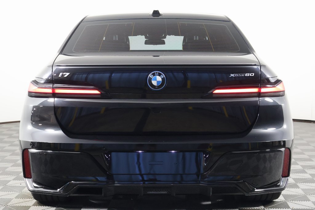 Certified 2023 BMW i7 xDrive60 AWD/4WD image 5