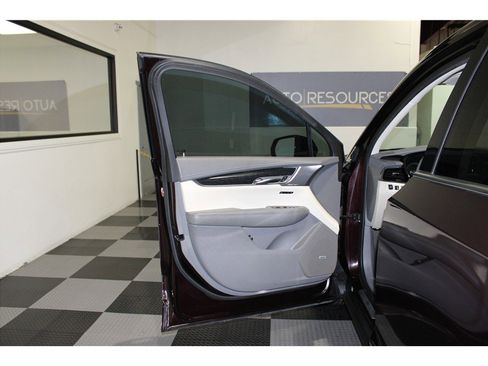 Used 2020 Cadillac XT6 Premium Luxury w/ LPO, Floor Liner Package image 11