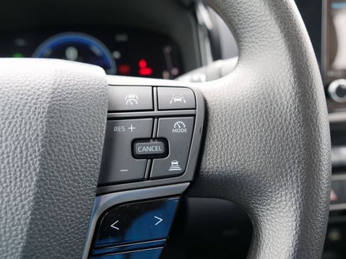 Used 2025 Toyota Camry LE image 18