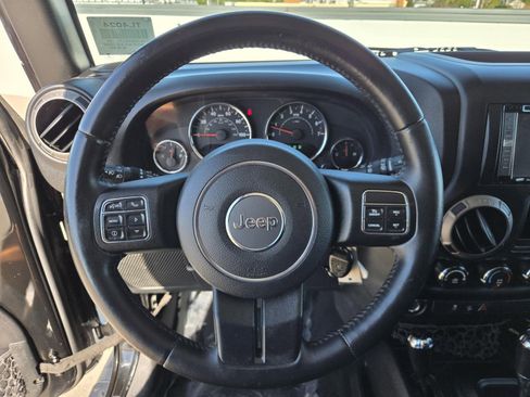 Used 2015 Jeep Wrangler Unlimited Sport w/ Connectivity Group image 12