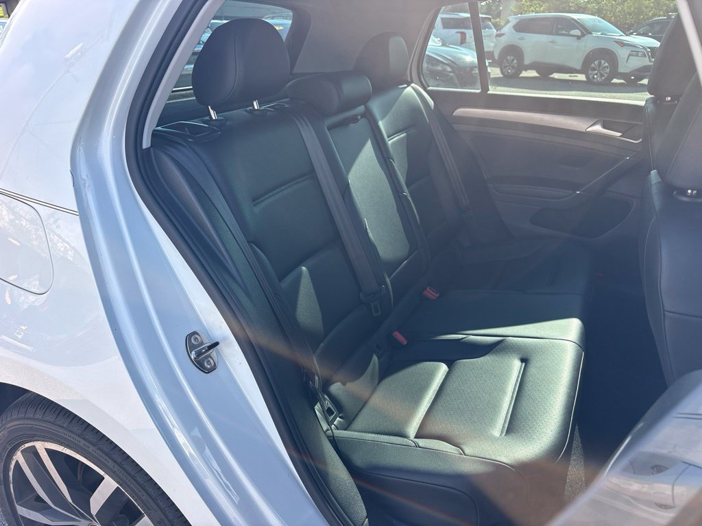 Used 2016 Volkswagen Golf SE FWD image 17