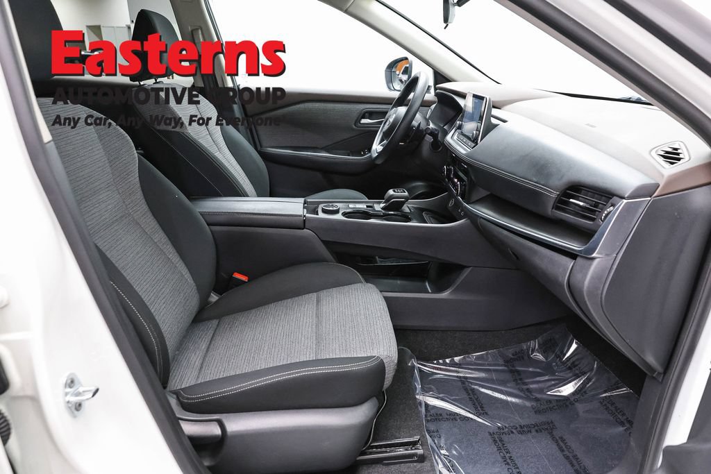 Used 2023 Nissan Rogue SV AWD/4WD image 25