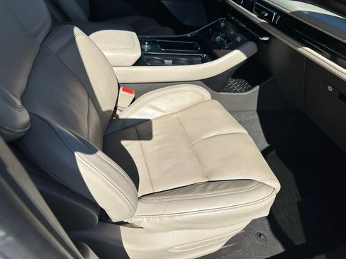 Used 2022 Lincoln Aviator Reserve w/ Equipment Group 201A AWD/4WD image 10
