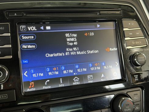 Used 2017 Nissan Maxima Platinum w/ Medallion Package FWD image 21