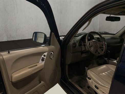 Used 2006 Jeep Liberty Limited image 17