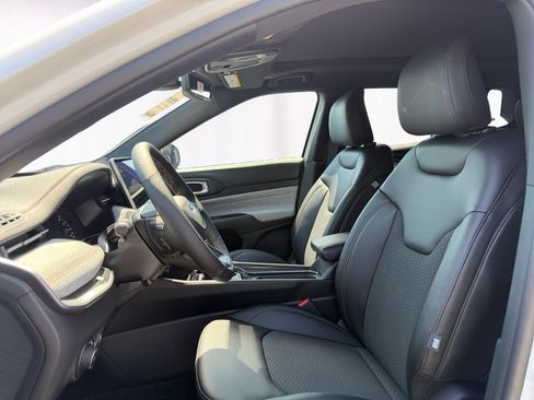 New 2026 Jeep Compass Latitude AWD/4WD image 9
