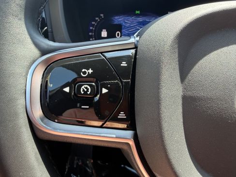 Certified 2024 Volvo XC60 B5 Ultimate w/ Protection Package AWD/4WD image 30