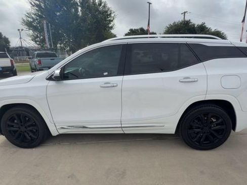 Used 2020 GMC Terrain Denali w/ Denali Premium Package FWD image 5