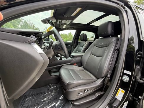 Certified 2025 Cadillac XT5 Premium Luxury w/ LPO, Floor Liner Package AWD/4WD image 6