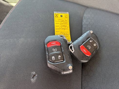 Used 2020 Jeep Wrangler Unlimited Rubicon w/ Cold Weather Group image 34