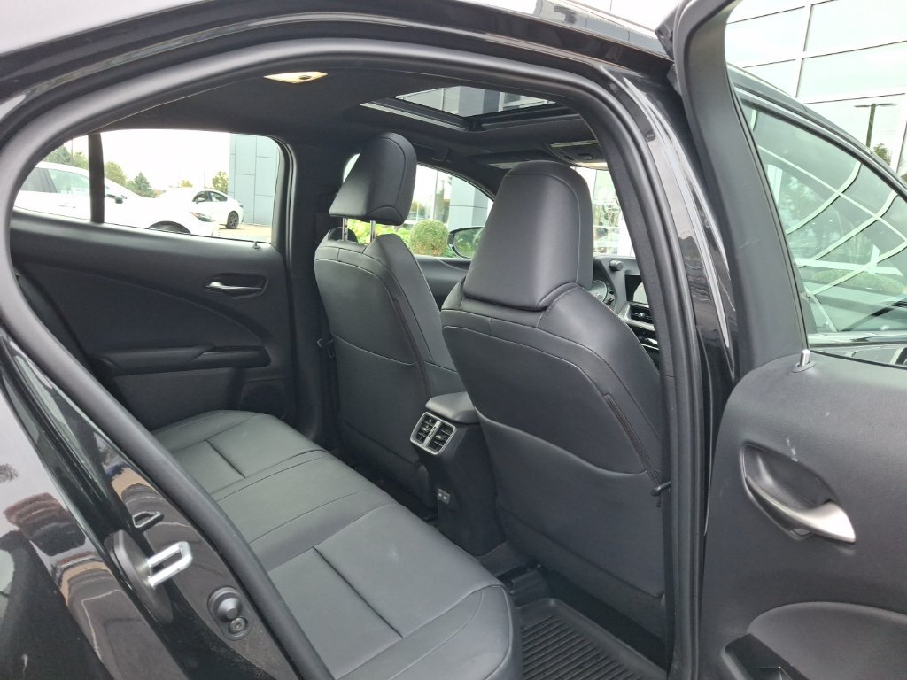 Used 2024 Lexus UX 250h AWD w/ Premium Package image 5