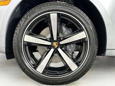 New 2026 Porsche Macan image 33