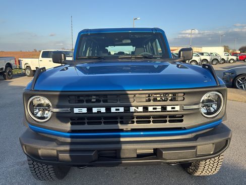 New 2025 Ford Bronco 4-Door w/ Sasquatch Package AWD/4WD image 2