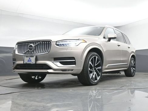 Used 2024 Volvo XC90 B6 Ultimate w/ Protection Package Premier AWD/4WD image 40