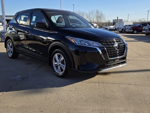 Used 2021 Nissan Kicks S image 8