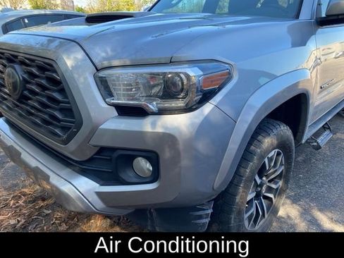 Used 2020 Toyota Tacoma TRD Sport image 2