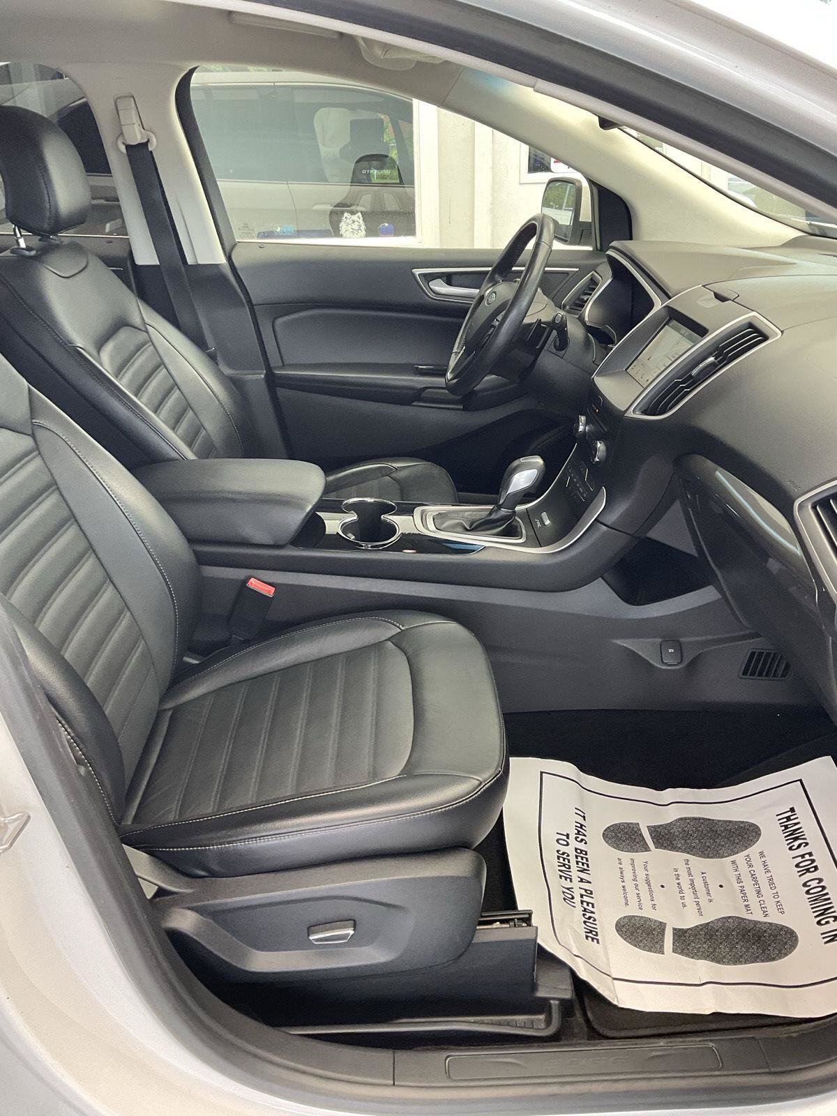 Used 2017 Ford Edge SEL w/ Equipment Group 201A AWD/4WD image 12