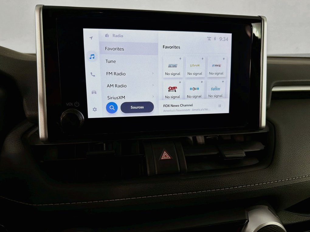 Used 2025 Toyota RAV4 XLE FWD image 19