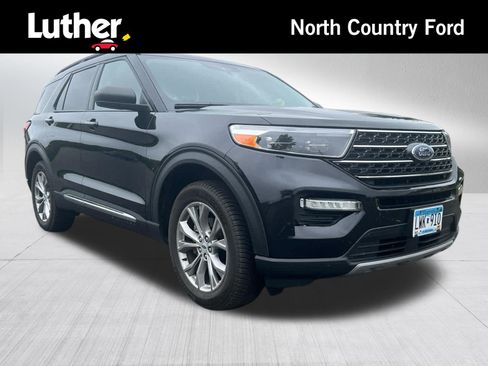 Used 2022 Ford Explorer XLT AWD/4WD image 1