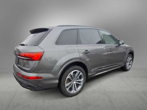 Used 2025 Audi Q7 2.0T Premium w/ Convenience Plus Package image 8