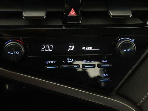 Used 2024 Toyota Camry SE image 45