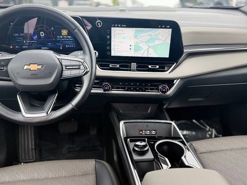 Used 2026 Chevrolet Equinox LT w/ Convenience Package II AWD/4WD image 12