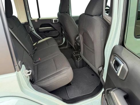 Used 2023 Jeep Wrangler Unlimited Sahara w/ Cold Weather Group AWD/4WD image 26