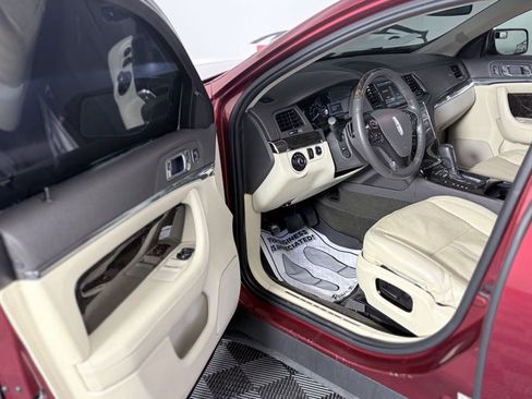 Used 2015 Lincoln MKS w/ Equipment Group 101A FWD image 10