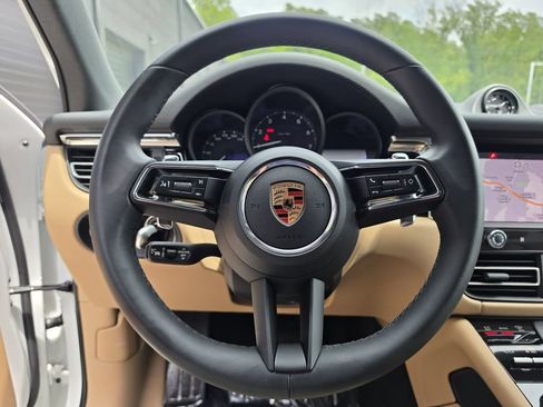 Used 2026 Porsche Macan AWD/4WD image 27