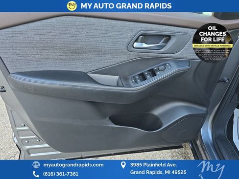Used 2023 Nissan Rogue SV AWD/4WD image 10