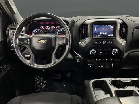 Used 2024 Chevrolet Silverado 2500 Custom w/ Custom Value Package image 5