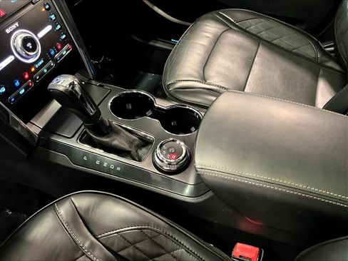 Used 2019 Ford Explorer Platinum AWD/4WD image 18