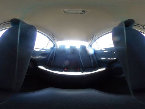 Used 2025 Nissan Versa SV image 40