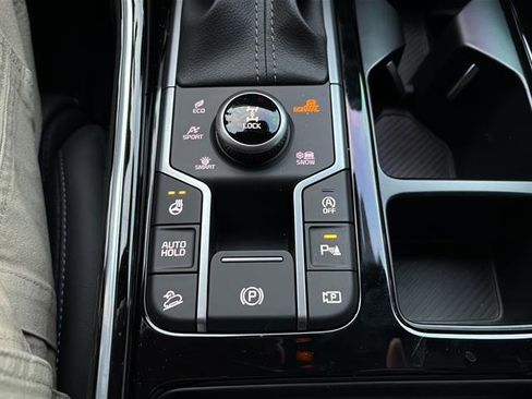 Used 2025 Kia Sorento SX Prestige image 30