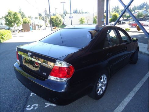 Used 2006 Toyota Camry XLE FWD image 6