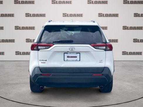 Used 2020 Toyota RAV4 LE w/ Carpet Mat Package AWD/4WD image 4