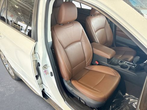 Used 2019 Subaru Outback 3.6R Touring AWD/4WD image 16