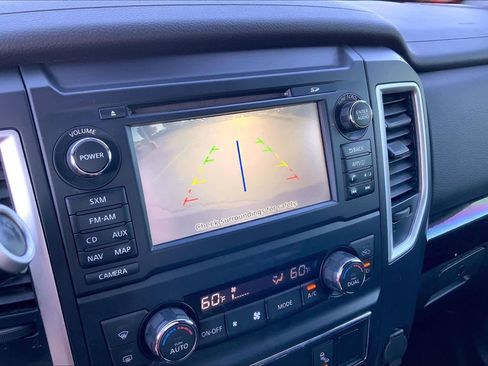 Used 2018 Nissan Titan SV w/ SV Convenience Package AWD/4WD image 27