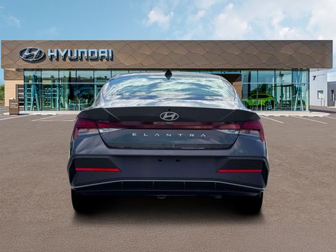 New 2026 Hyundai Elantra SE FWD image 6