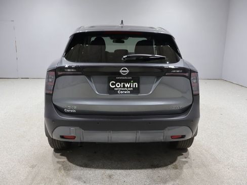 Used 2025 Nissan Kicks SV AWD/4WD image 3