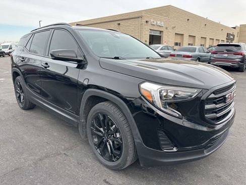 Used 2020 GMC Terrain SLE w/ Driver Convenience Package image 2