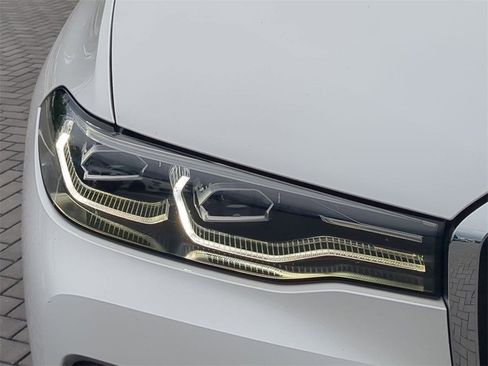 Certified 2022 BMW X7 xDrive40i w/ Premium Package image 11