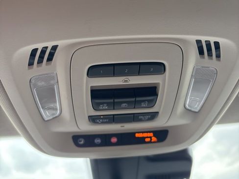 Used 2023 Buick Envision Avenir AWD/4WD image 57