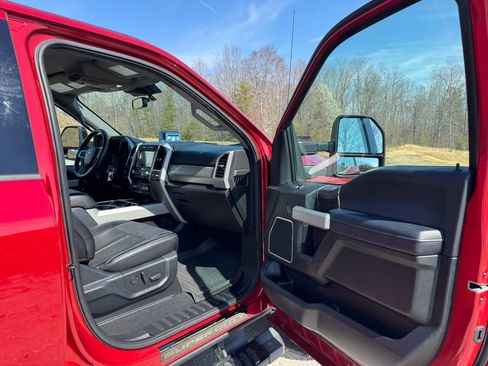 Used 2021 Ford F250 Lariat image 14