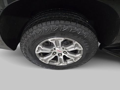 Used 2023 GMC Yukon XL SLE image 35