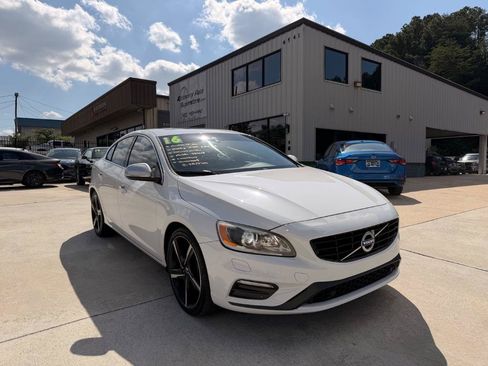 Used 2016 Volvo S60 T5 R-Design FWD image 1