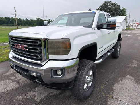 Used 2016 GMC Sierra 2500 SLT w/ Suspension Package, Off-Road AWD/4WD image 16