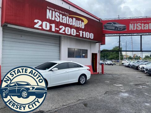 Used 2011 Hyundai Sonata GLS FWD image 2